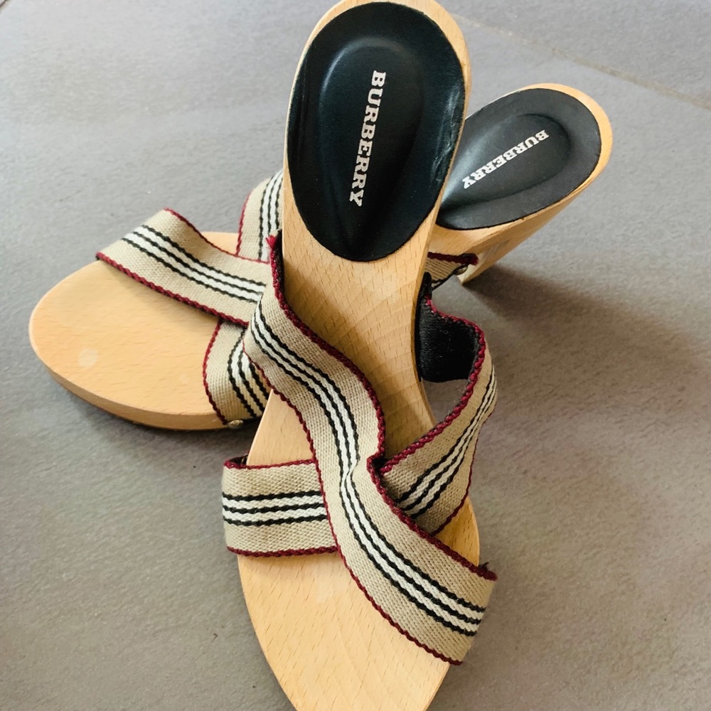 New Burberry Sandals w/o Box